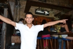 Weekend at Double You Pub, Byblos